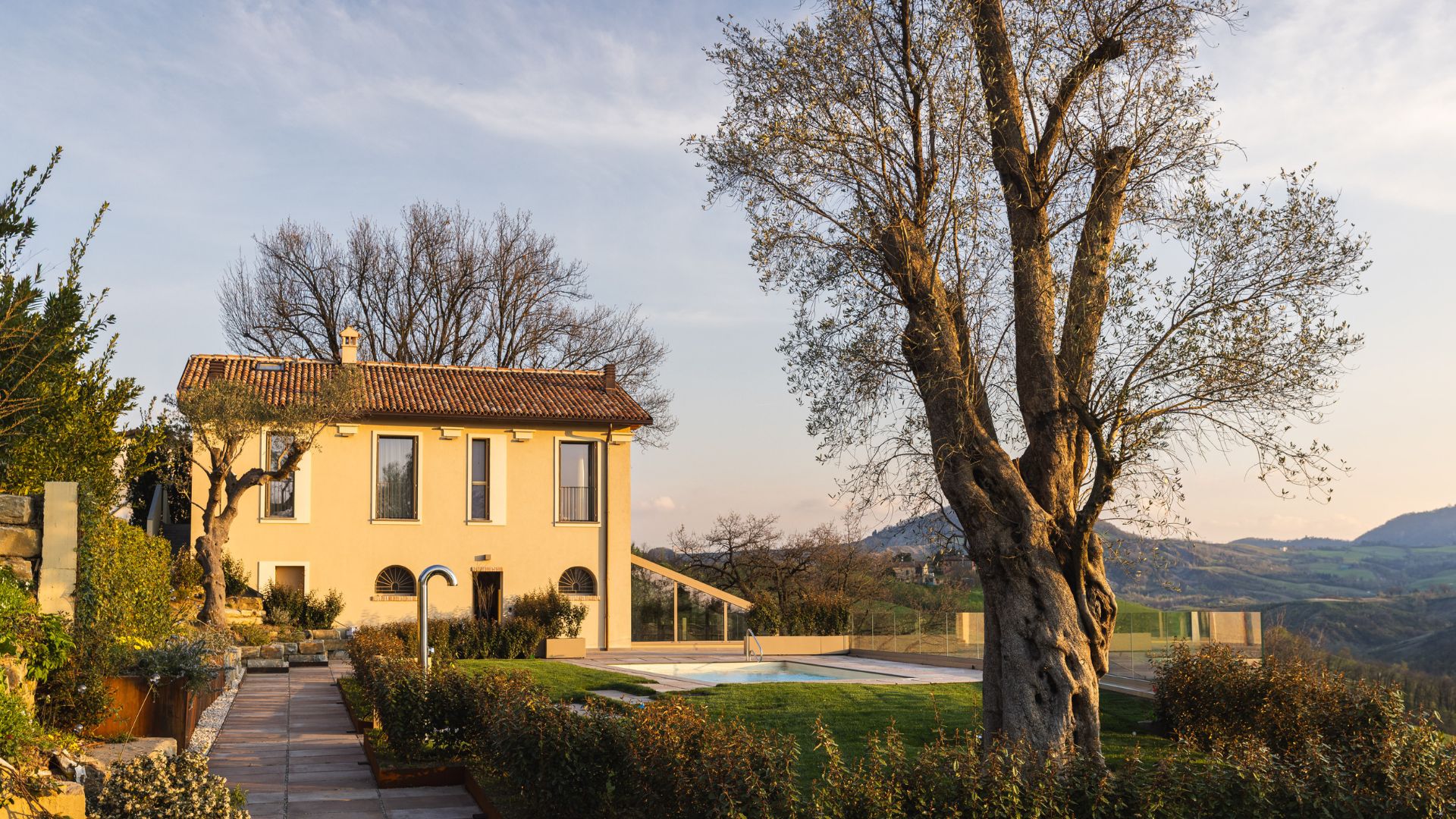 borgo-alle-crete-varignana-bologna-emilia-romagna-italy-agriturismo-camere-appartamenti-piscina-matrimoni-eventi-degustazioni-farmhouse-rooms-apartments-pool-weddings-events-tastings-agriturismo-con-piscina-gallery-uno-immagine-uno borgo-alle-crete-varignana-bologna-emilia-romagna-italy-agriturismo-camere-appartamenti-piscina-matrimoni-eventi-degustazioni-farmhouse-rooms-apartments-pool-weddings-events-tastings-agriturismo-con-piscina-gallery-uno-immagine-uno