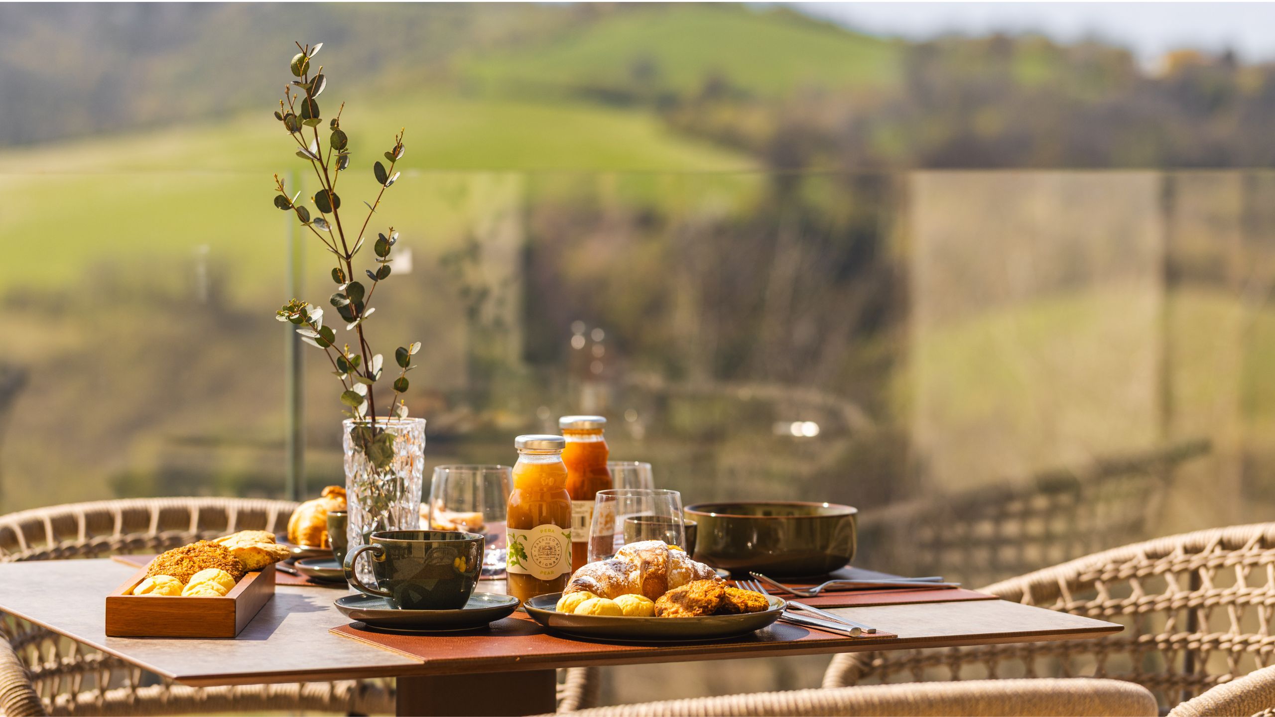 borgo-alle-crete-varignana-bologna-emilia-romagna-italy-agriturismo-camere-appartamenti-piscina-matrimoni-eventi-degustazioni-farmhouse-rooms-apartments-pool-weddings-events-tastings-camere-e-appartamenti-colazione-foto-cinque