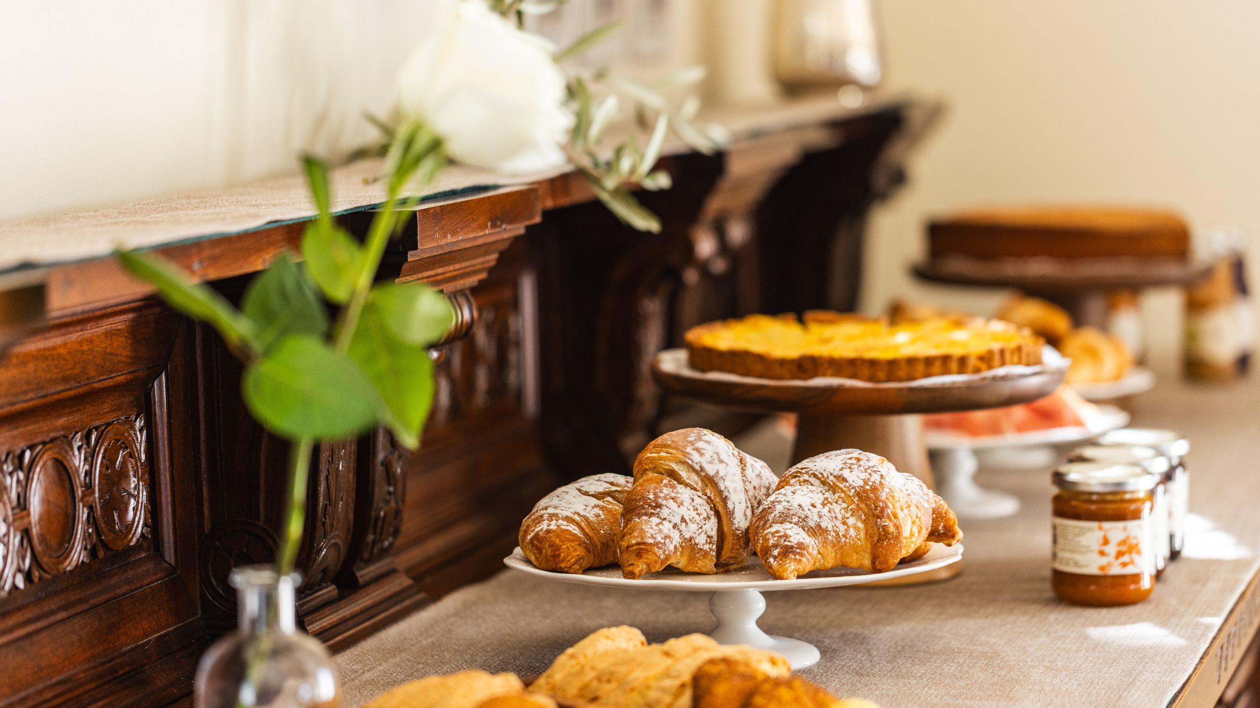 borgo-alle-crete-varignana-bologna-emilia-romagna-italy-agriturismo-camere-appartamenti-piscina-matrimoni-eventi-degustazioni-farmhouse-rooms-apartments-pool-weddings-events-tastings-camere-e-appartamenti-colazione-foto-sei