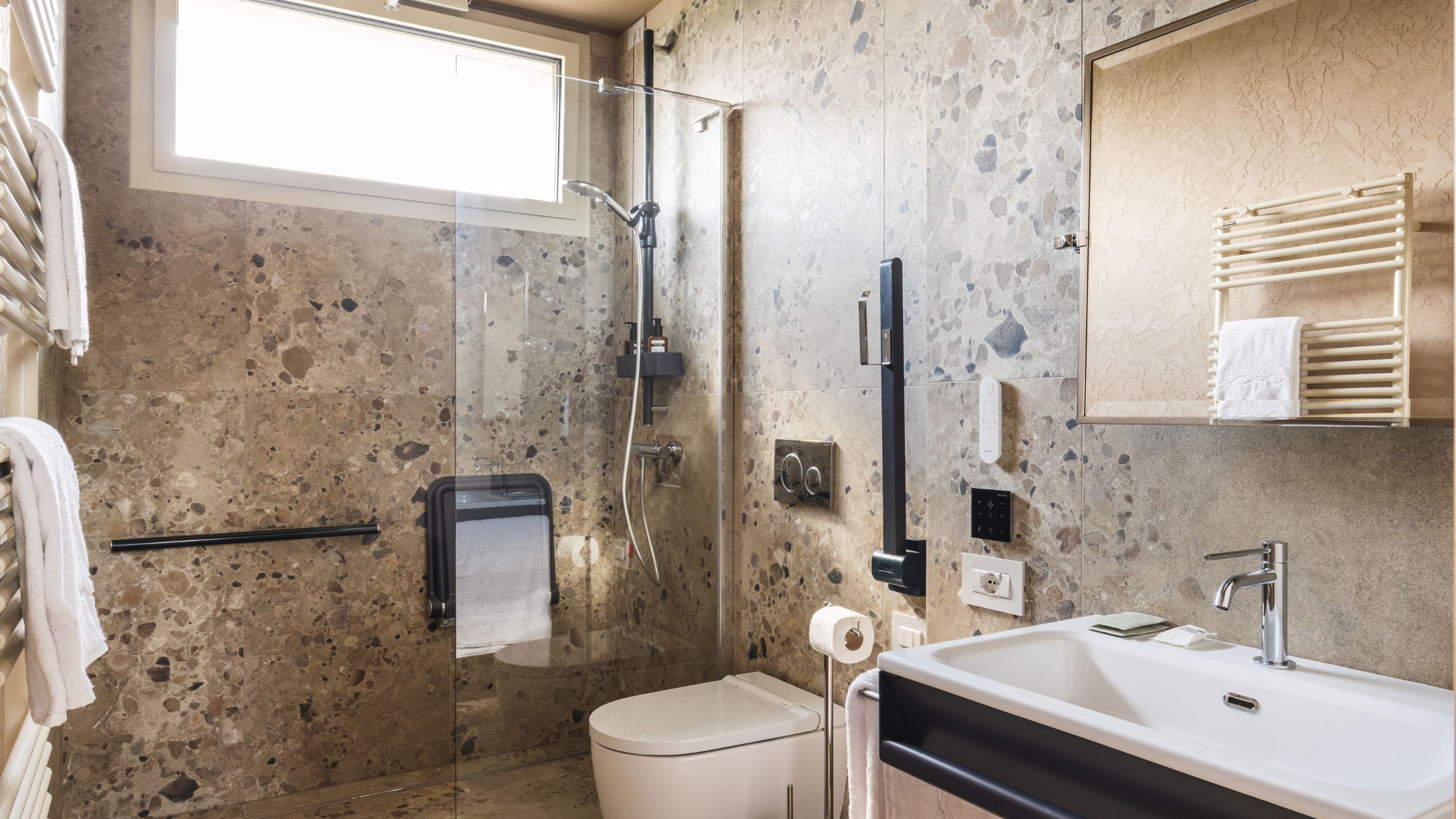 borgo-alle-crete-varignana-bologna-emilia-romagna-italy-agriturismo-camere-appartamenti-piscina-matrimoni-eventi-degustazioni-farmhouse-rooms-apartments-pool-weddings-events-tastings-camere-e-appartamenti-le-rive-foto-sei